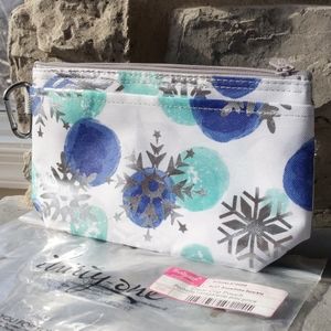 Thirty-one Clear Clip Pouch -Snowflake Sparkle NWT